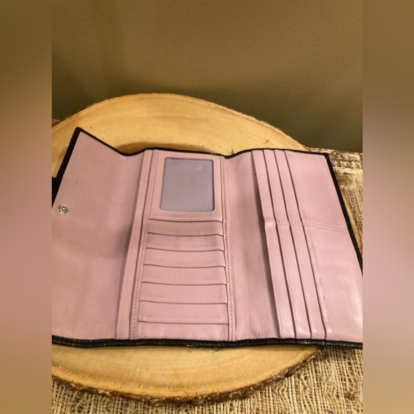 Coach Signature, Trifold Longer Wallet Black Print Pink  Leather Interior. - Picture 6 of 8